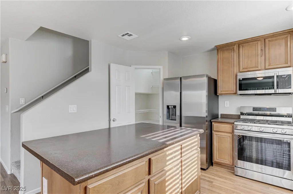 439 Royal Bridge, Las Vegas, NV 89178