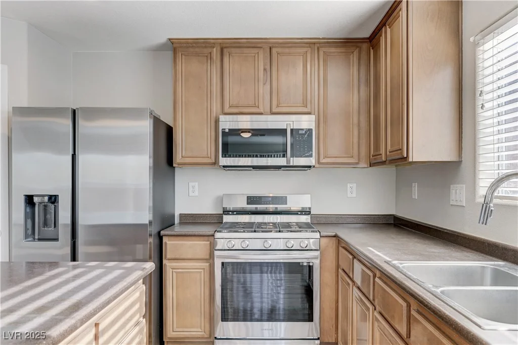 439 Royal Bridge, Las Vegas, NV 89178