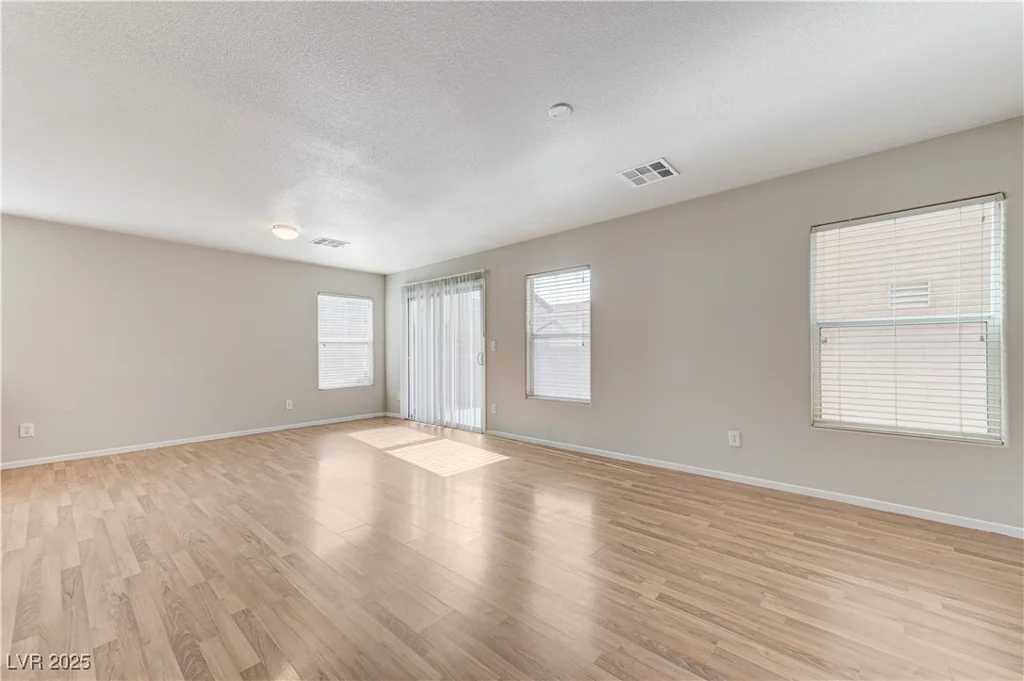 439 Royal Bridge, Las Vegas, NV 89178