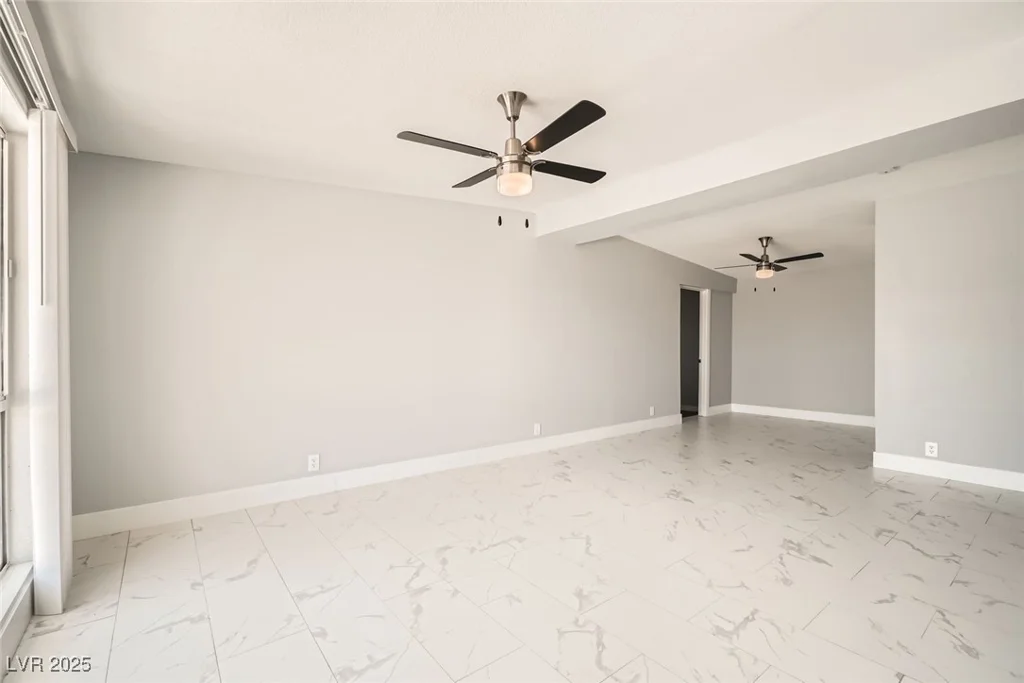 4558 Sheppard, Las Vegas, NV 89122