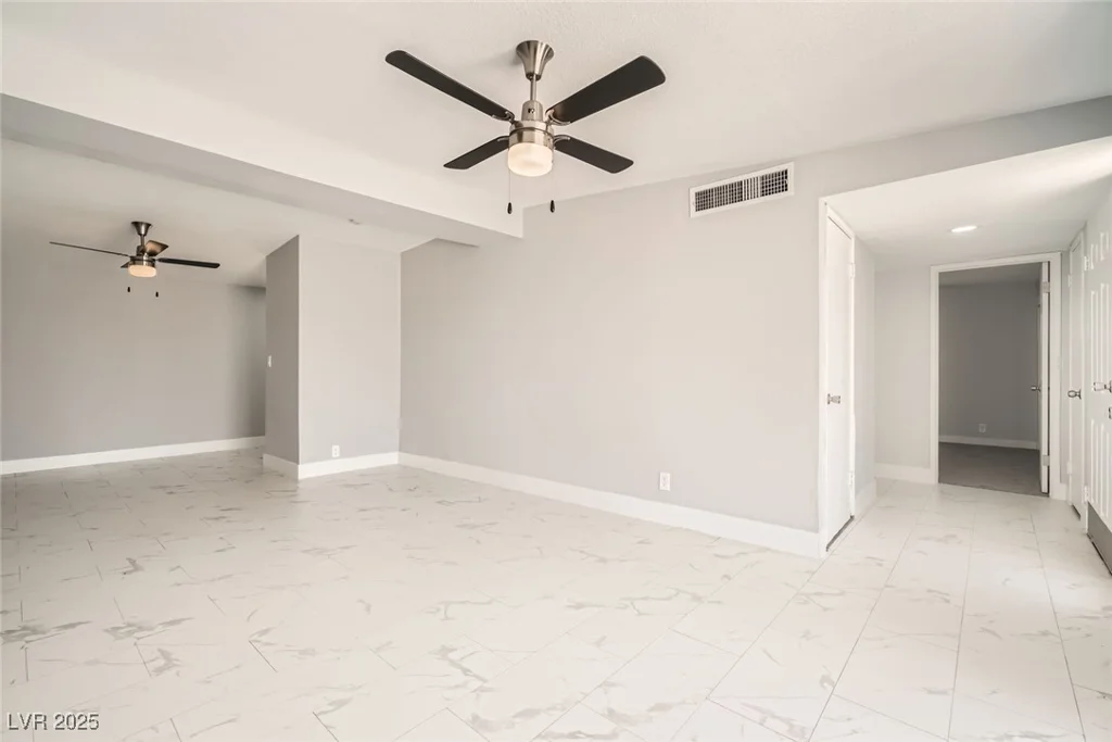 4558 Sheppard, Las Vegas, NV 89122