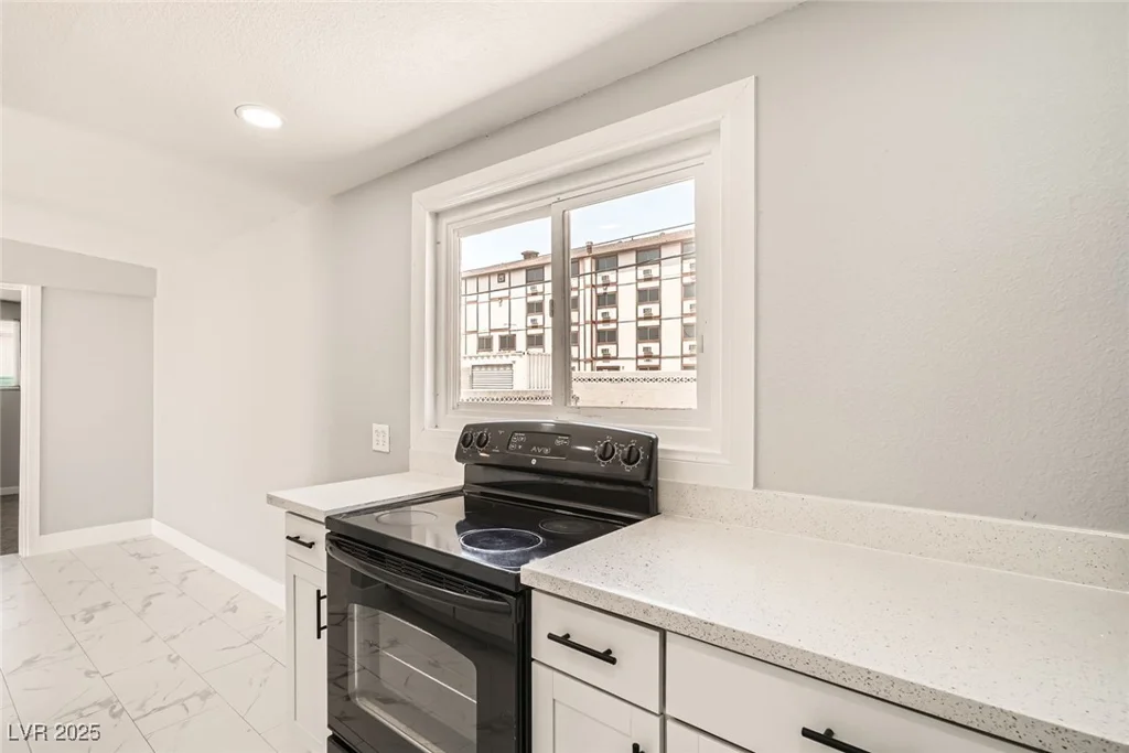 4558 Sheppard, Las Vegas, NV 89122