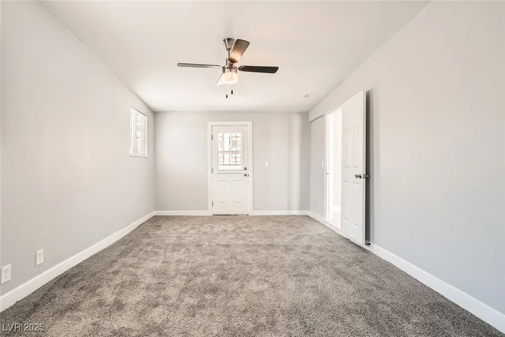 4558 Sheppard, Las Vegas, NV 89122