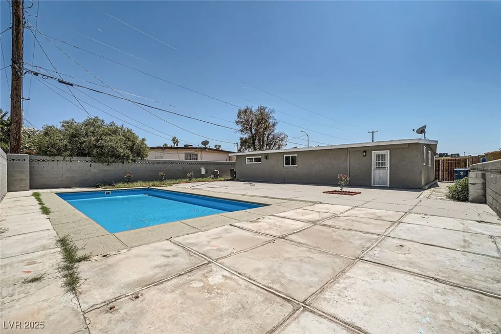 4558 Sheppard, Las Vegas, NV 89122