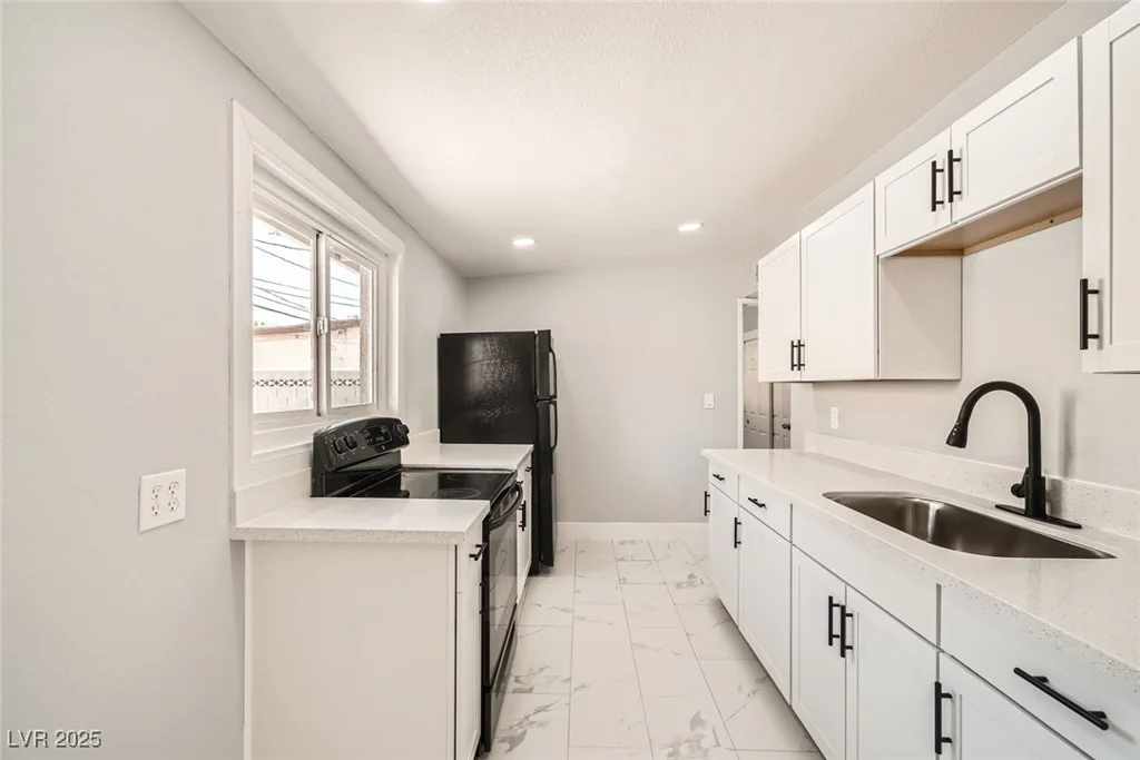 4558 Sheppard, Las Vegas, NV 89122