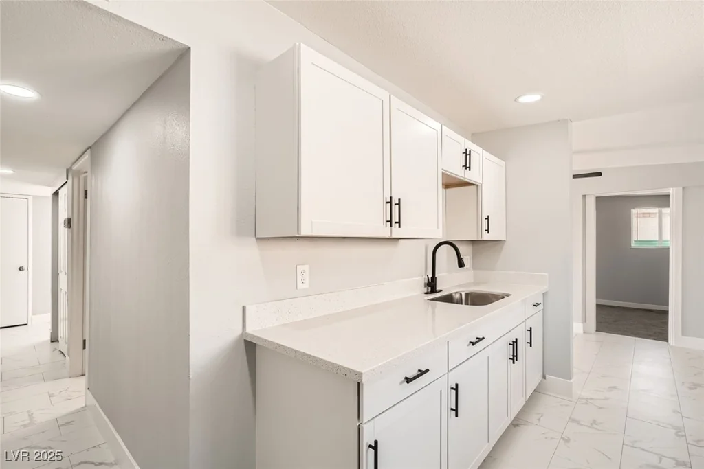 4558 Sheppard, Las Vegas, NV 89122