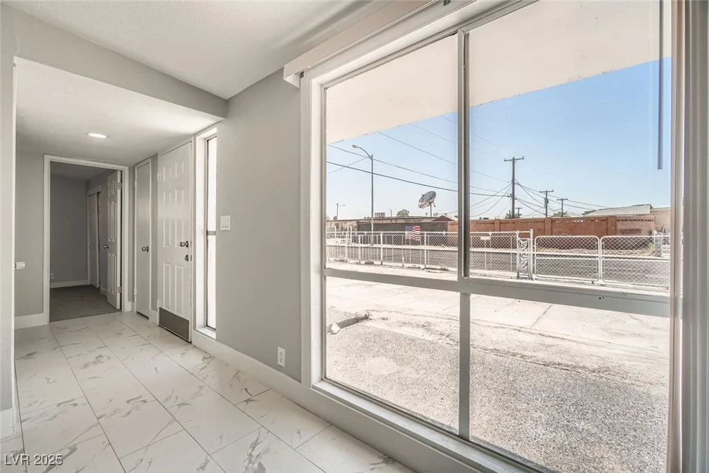 4558 Sheppard, Las Vegas, NV 89122