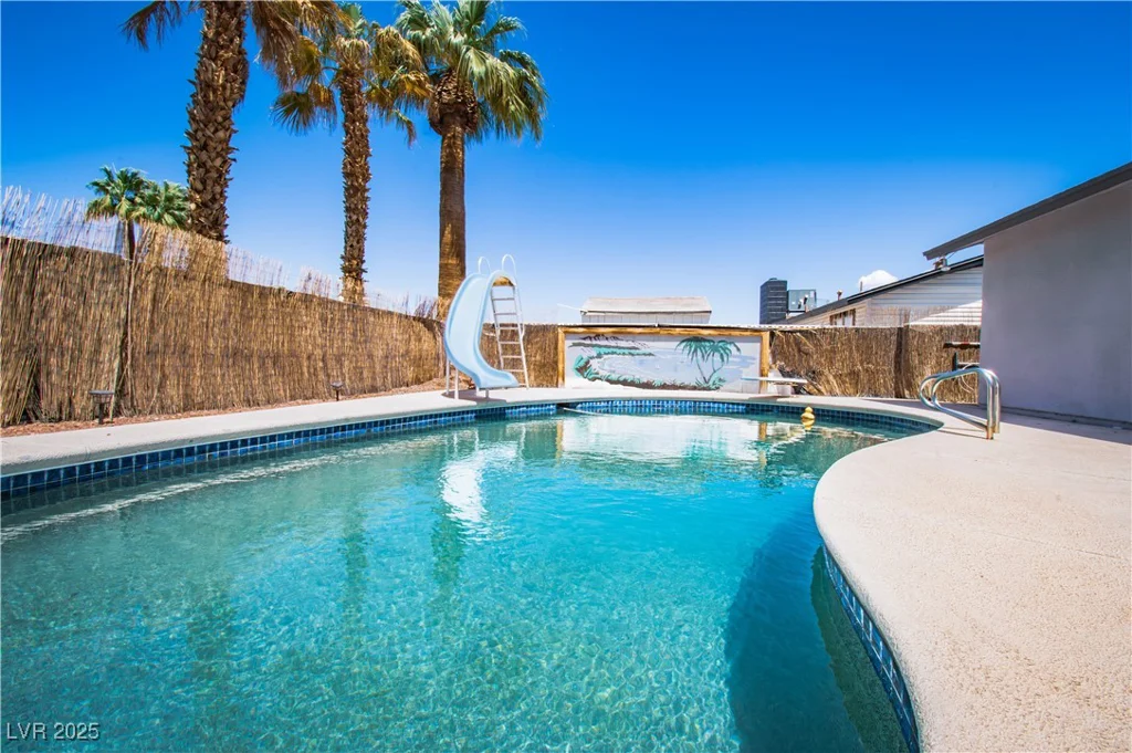 4742 Monterrey, Las Vegas, NV 89121