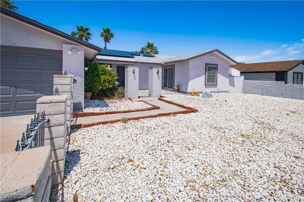 4742 Monterrey, Las Vegas, NV 89121
