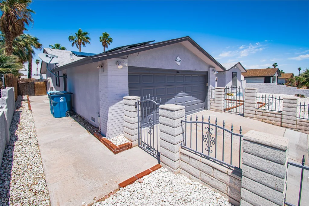 4742 Monterrey, Las Vegas, NV 89121