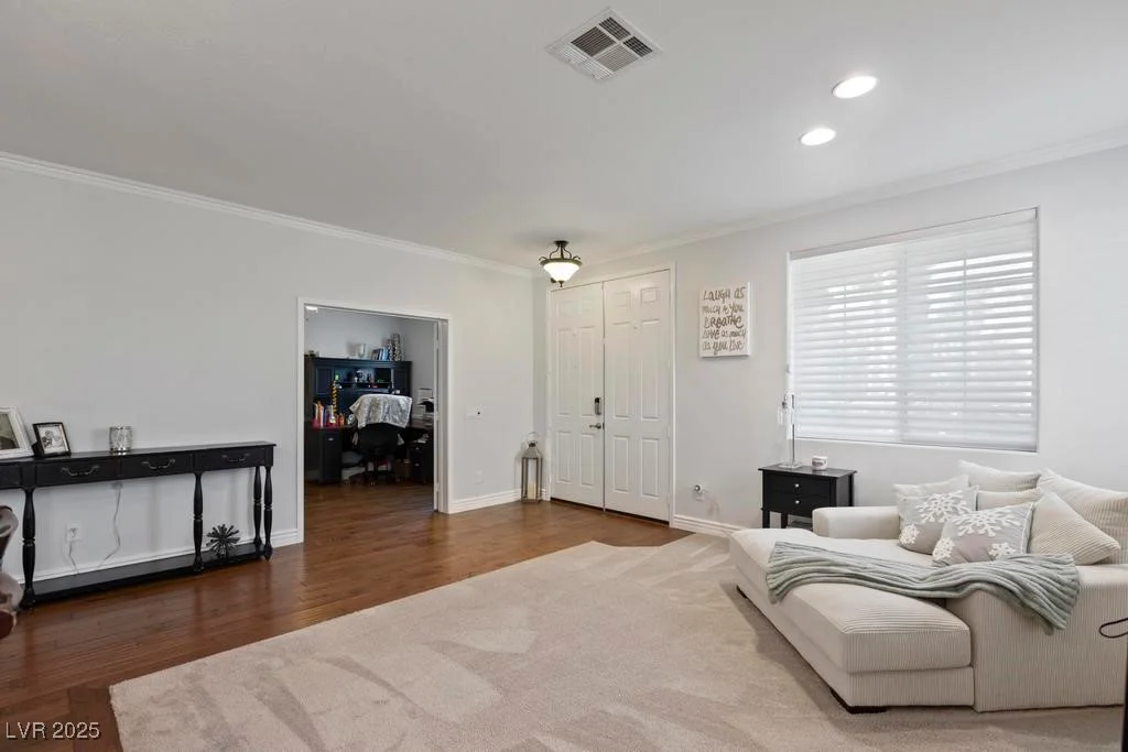8121 Eagle Clan, Las Vegas, NV 89131