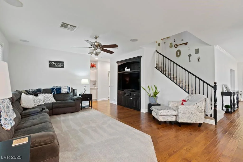 8121 Eagle Clan, Las Vegas, NV 89131