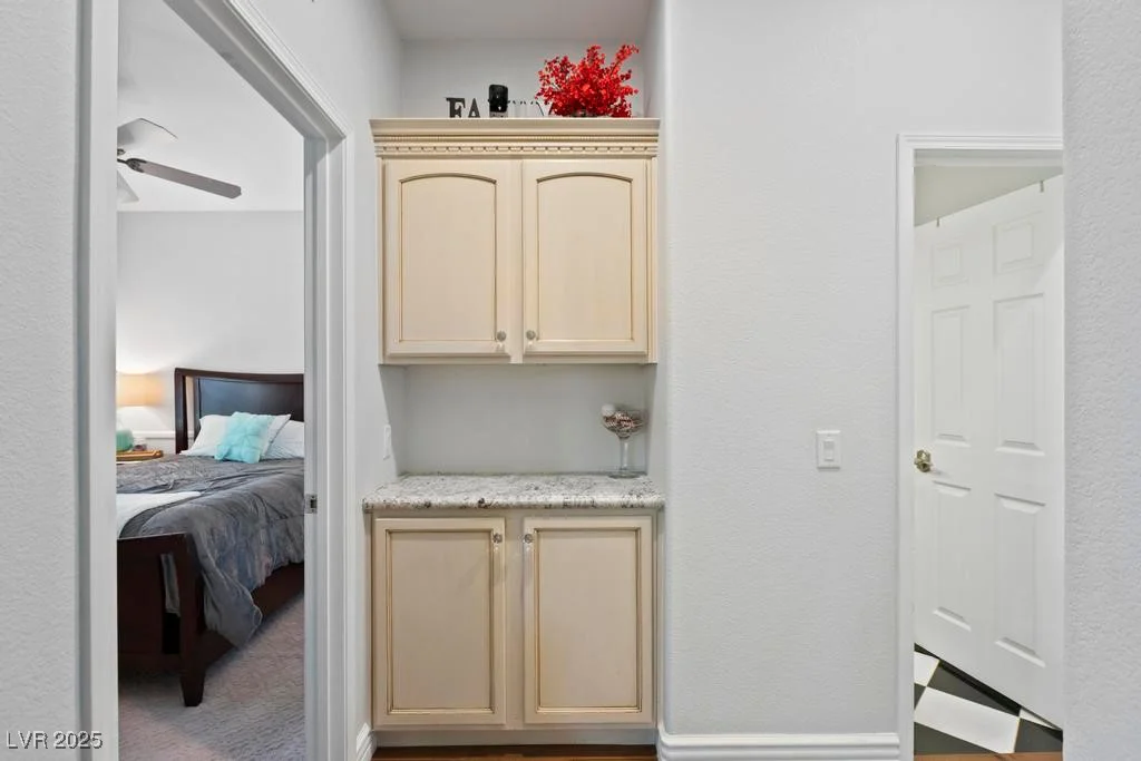 8121 Eagle Clan, Las Vegas, NV 89131