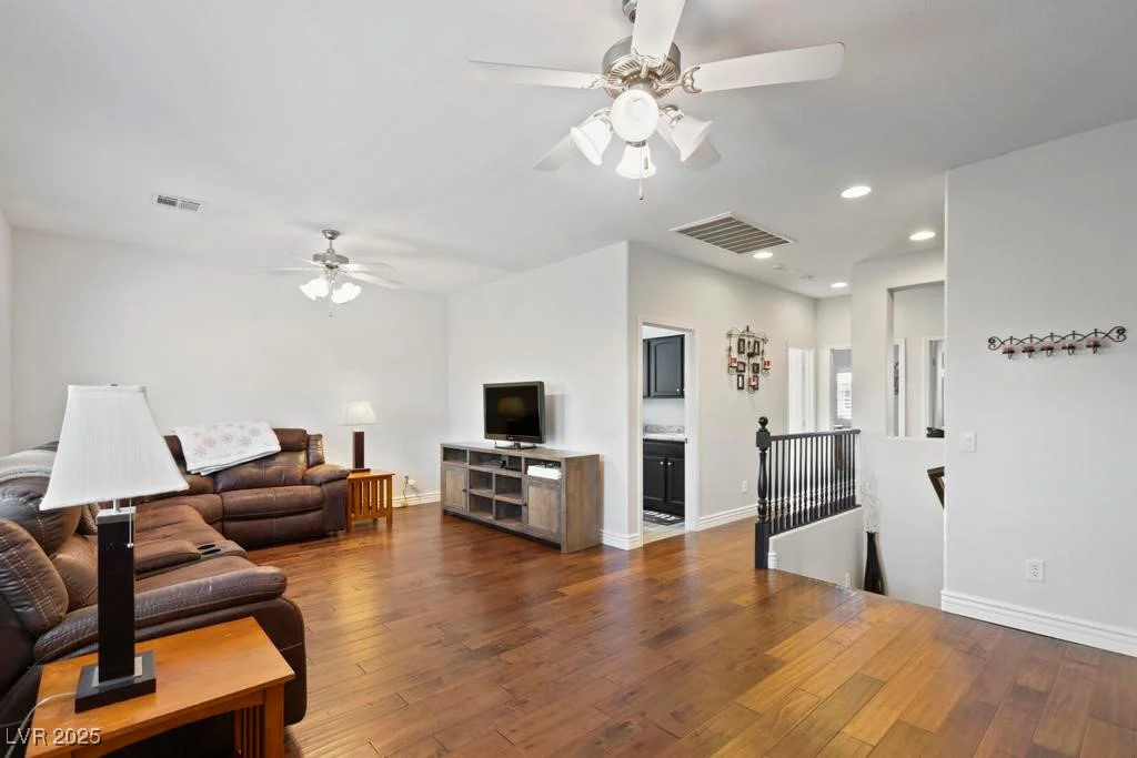 8121 Eagle Clan, Las Vegas, NV 89131