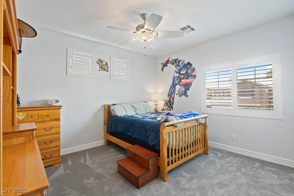 8121 Eagle Clan, Las Vegas, NV 89131