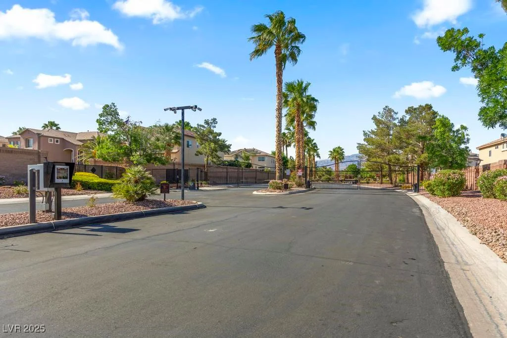 8121 Eagle Clan, Las Vegas, NV 89131