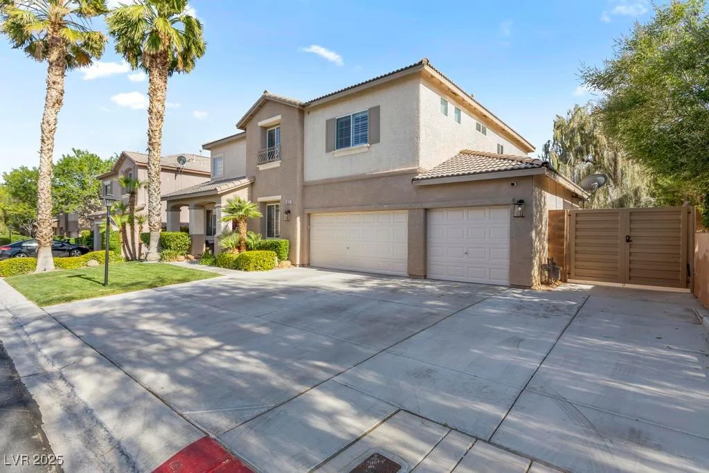 8121 Eagle Clan, Las Vegas, NV 89131