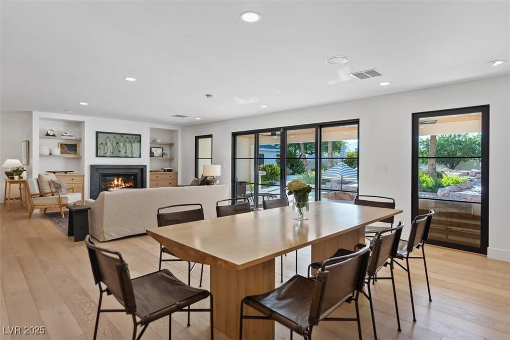 204 Canyon, Las Vegas, NV 89107