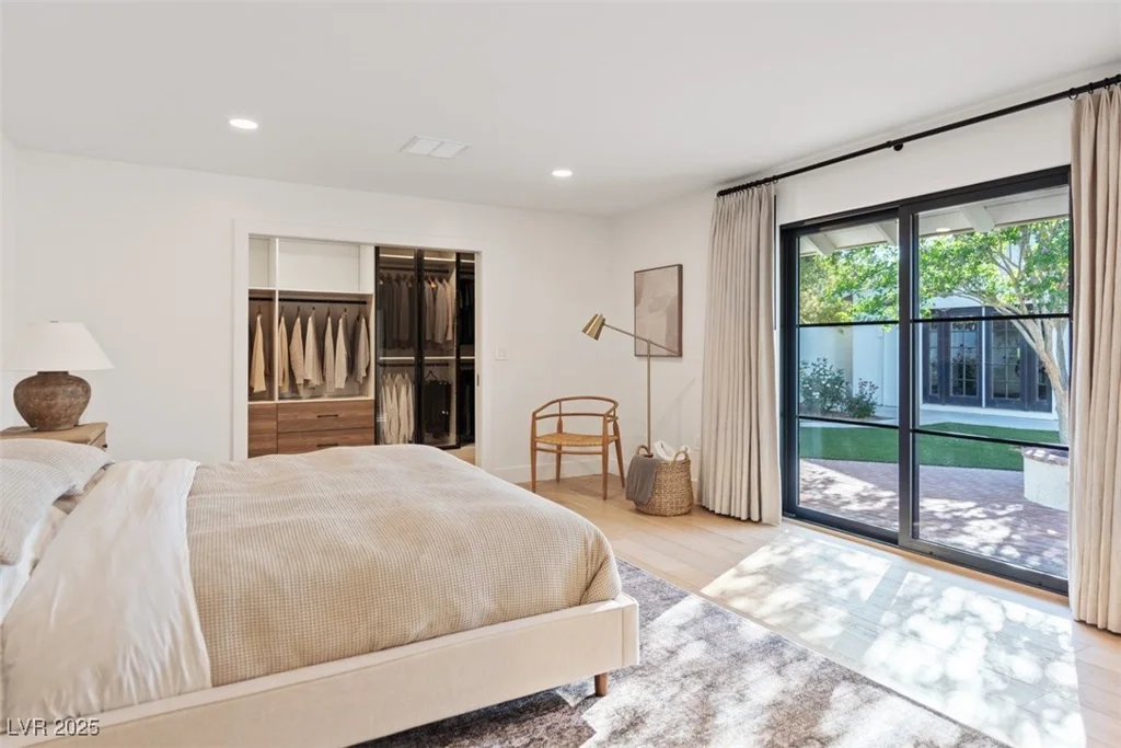 204 Canyon, Las Vegas, NV 89107