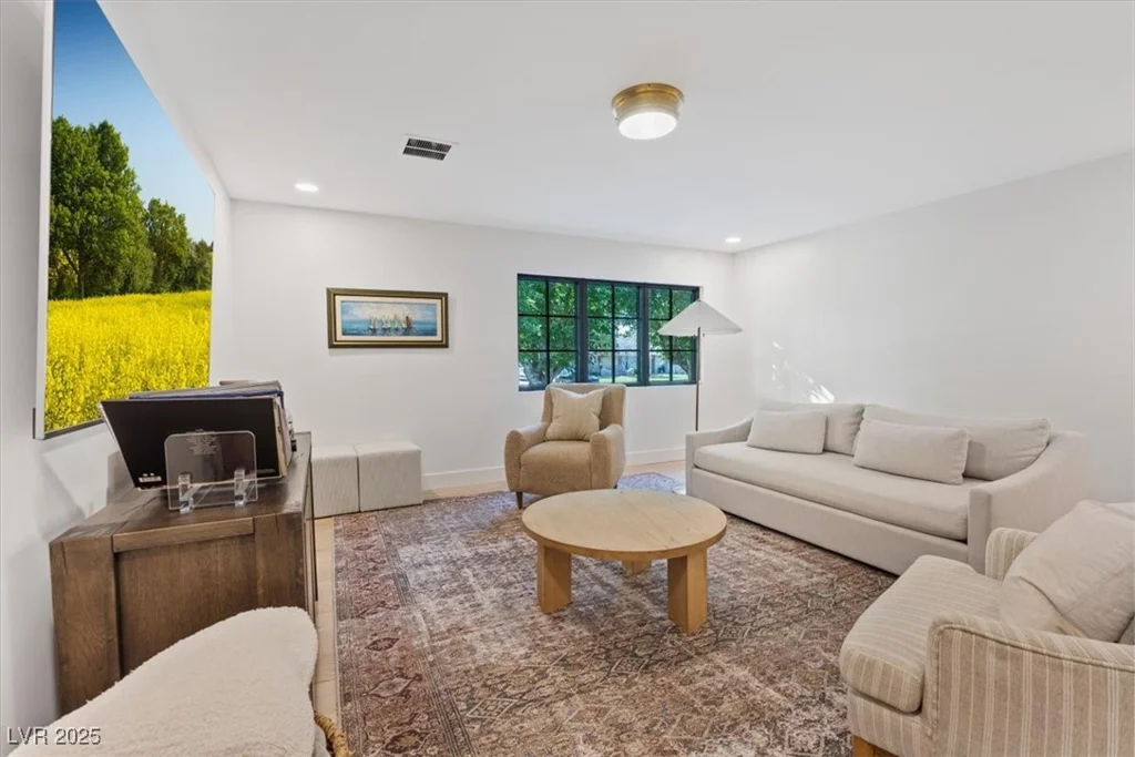 204 Canyon, Las Vegas, NV 89107