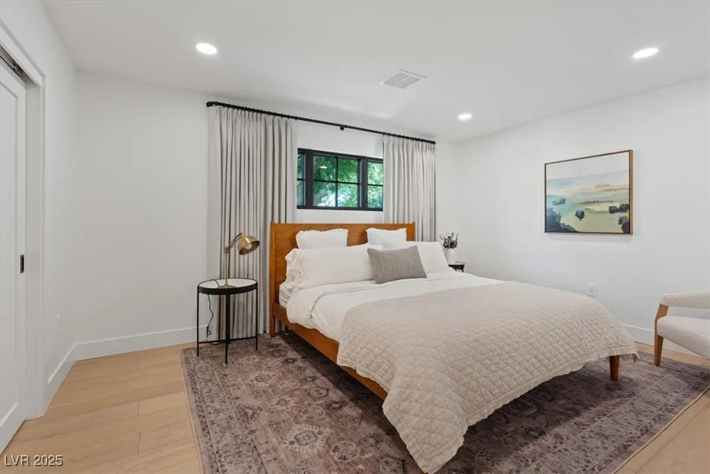 204 Canyon, Las Vegas, NV 89107