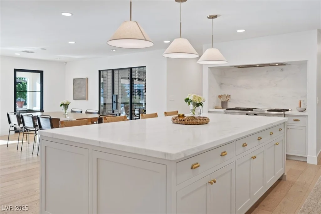 204 Canyon, Las Vegas, NV 89107