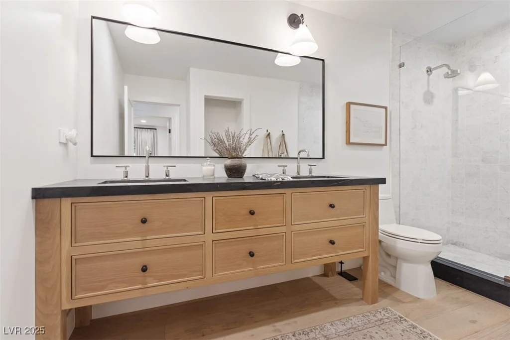 204 Canyon, Las Vegas, NV 89107