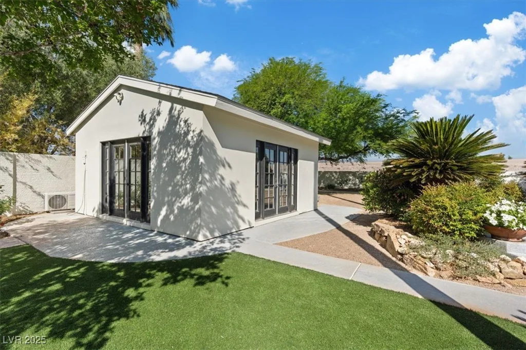204 Canyon, Las Vegas, NV 89107