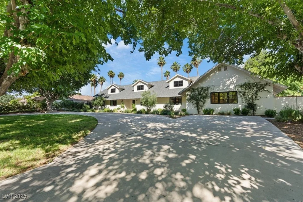 204 Canyon, Las Vegas, NV 89107