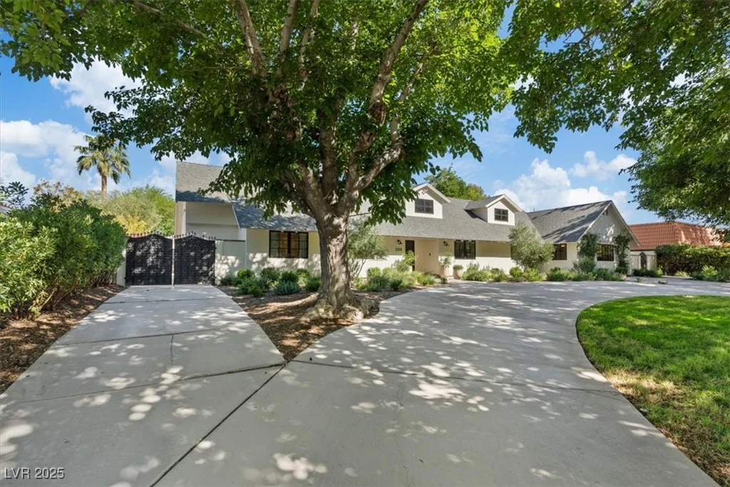204 Canyon, Las Vegas, NV 89107