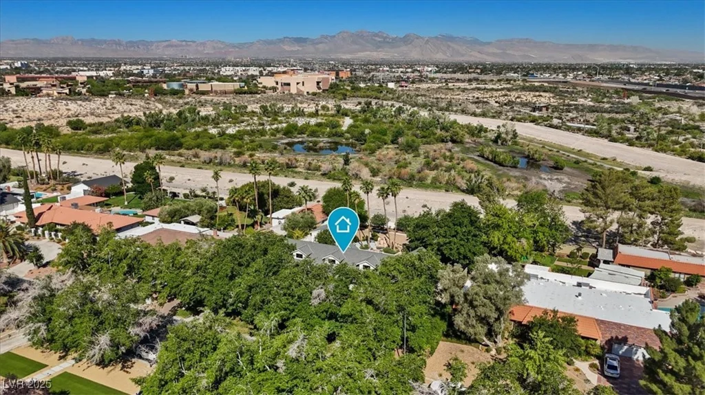 204 Canyon, Las Vegas, NV 89107