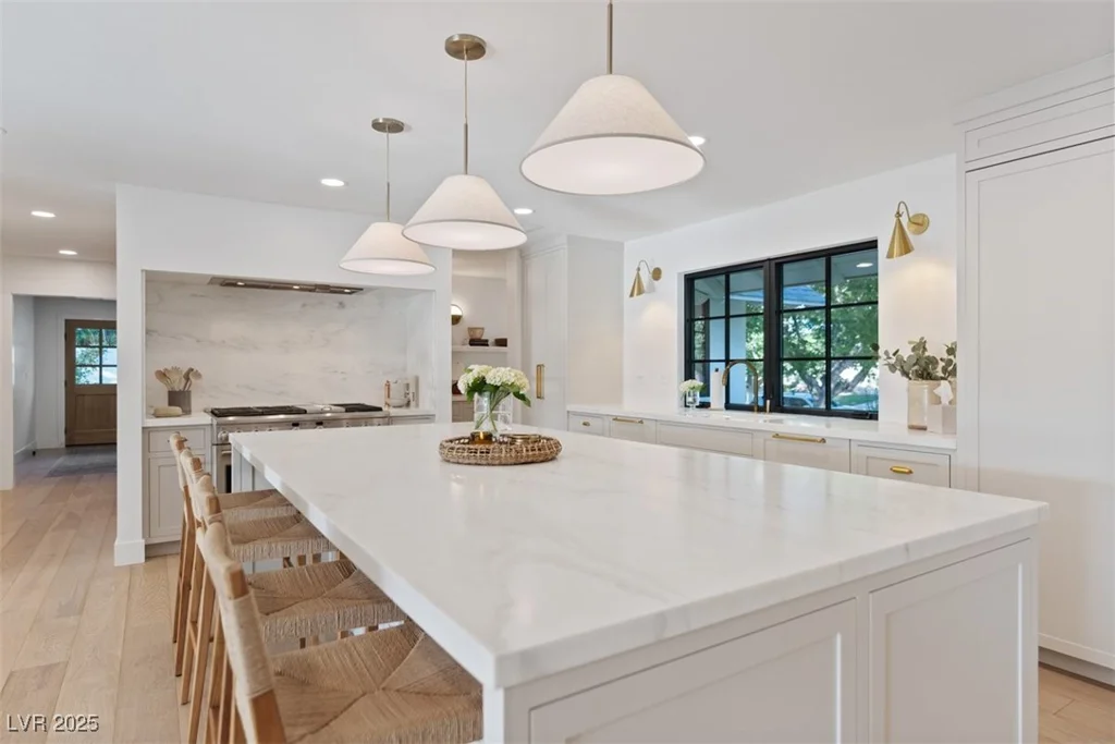 204 Canyon, Las Vegas, NV 89107