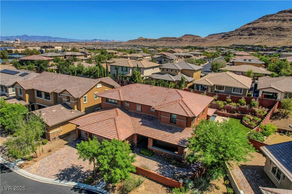 10433 Ember Rose, Las Vegas, NV 89135