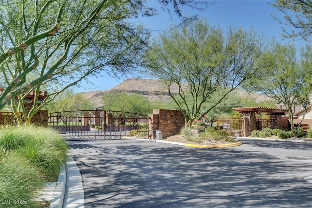 10433 Ember Rose, Las Vegas, NV 89135
