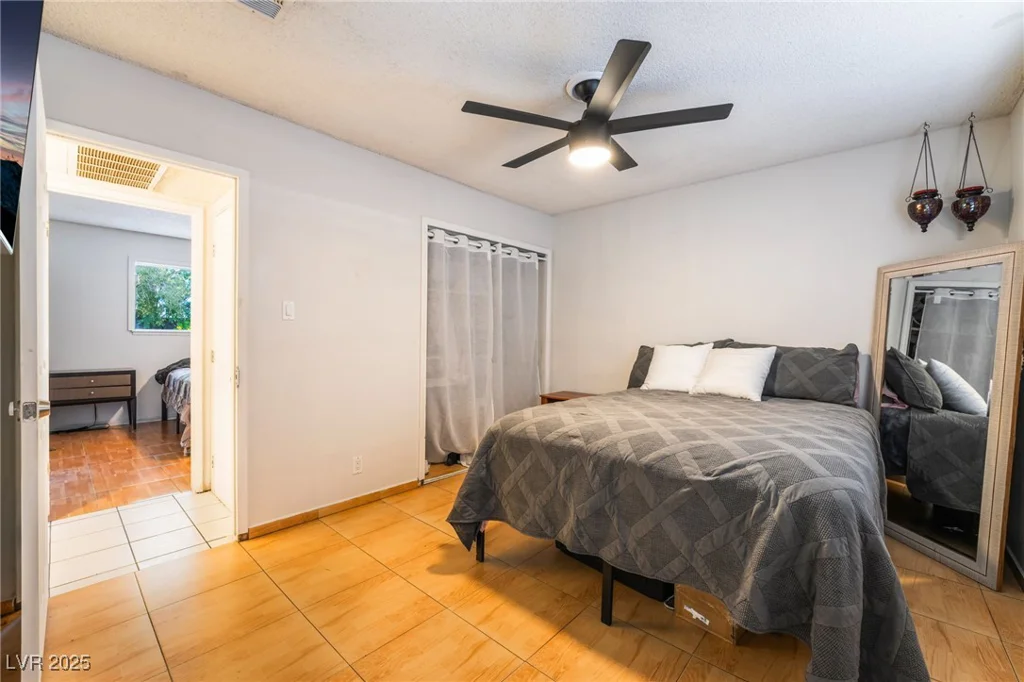 6608 Burgundy, Las Vegas, NV 89107