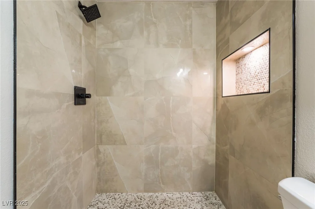 6608 Burgundy, Las Vegas, NV 89107