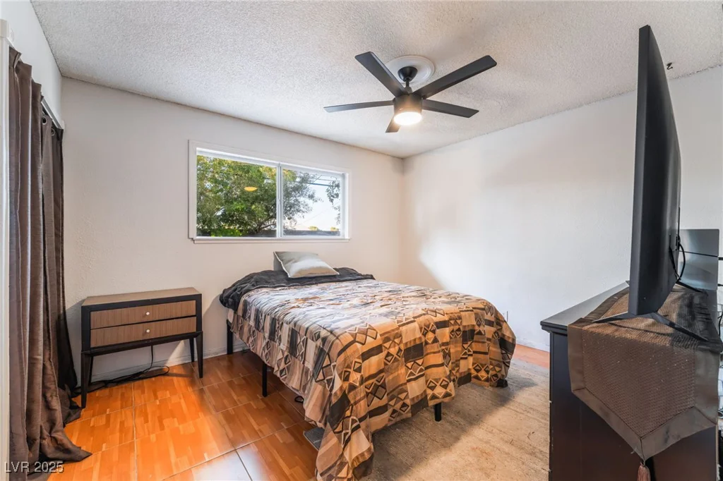 6608 Burgundy, Las Vegas, NV 89107