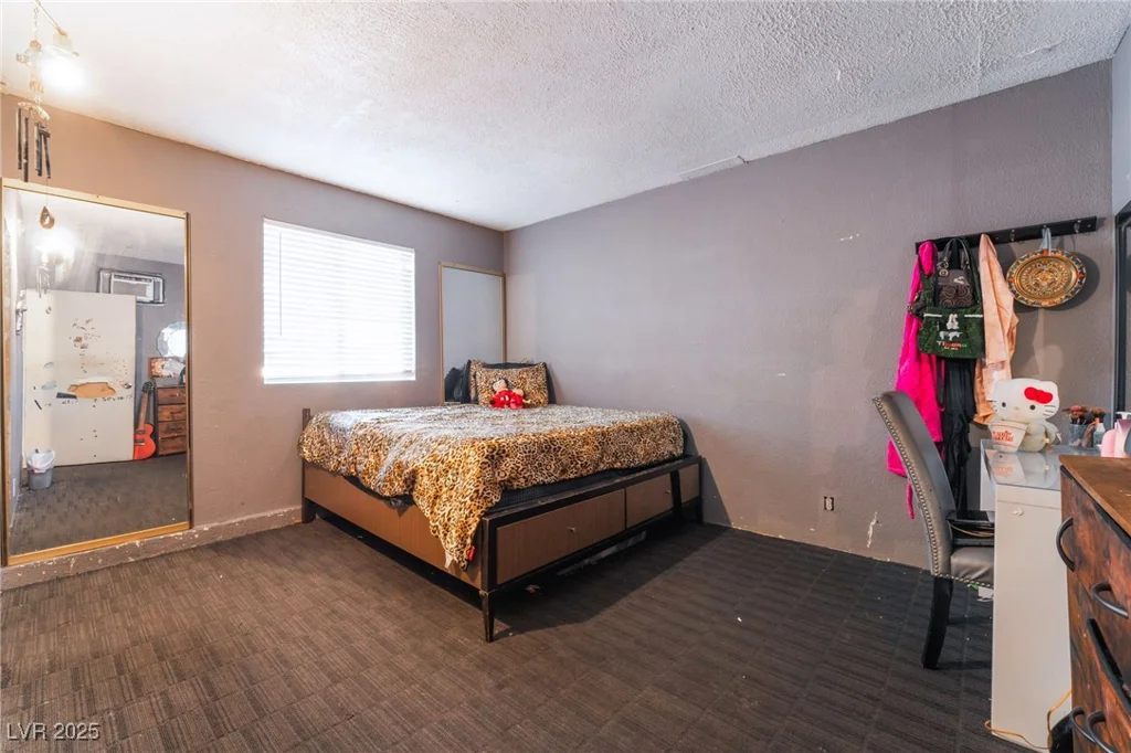 6608 Burgundy, Las Vegas, NV 89107