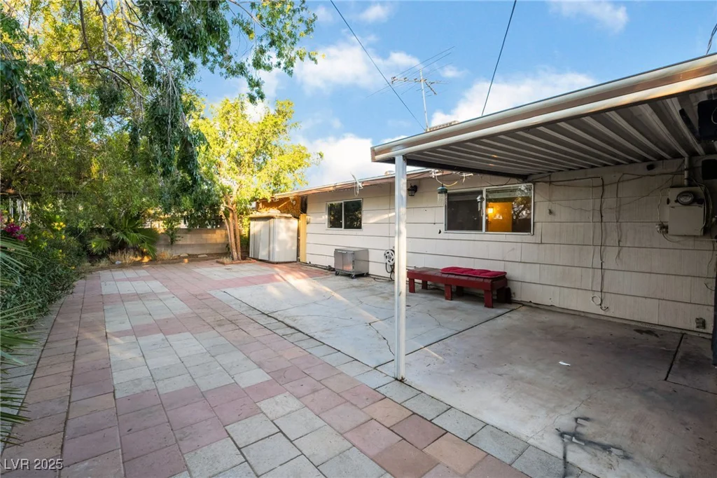 6608 Burgundy, Las Vegas, NV 89107