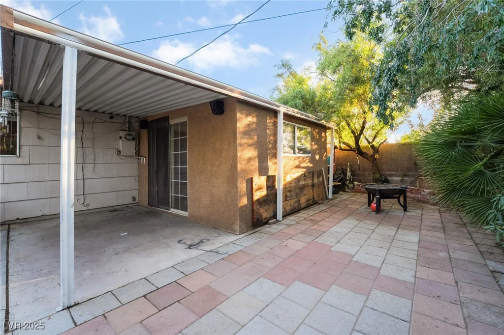 6608 Burgundy, Las Vegas, NV 89107