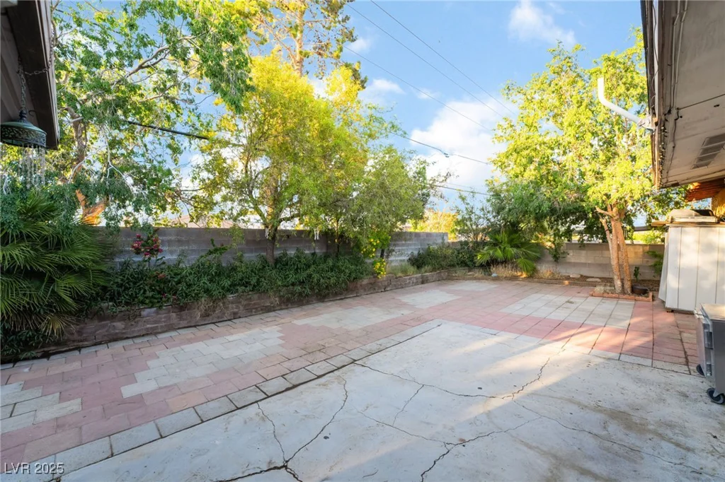 6608 Burgundy, Las Vegas, NV 89107