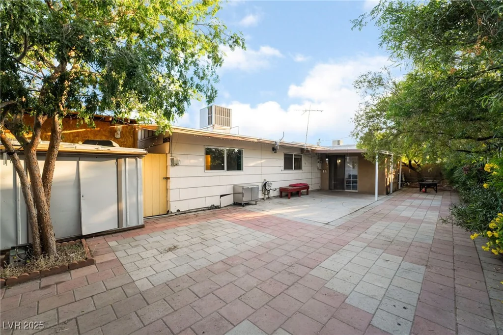6608 Burgundy, Las Vegas, NV 89107
