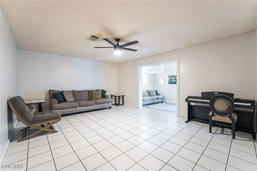 6608 Burgundy, Las Vegas, NV 89107