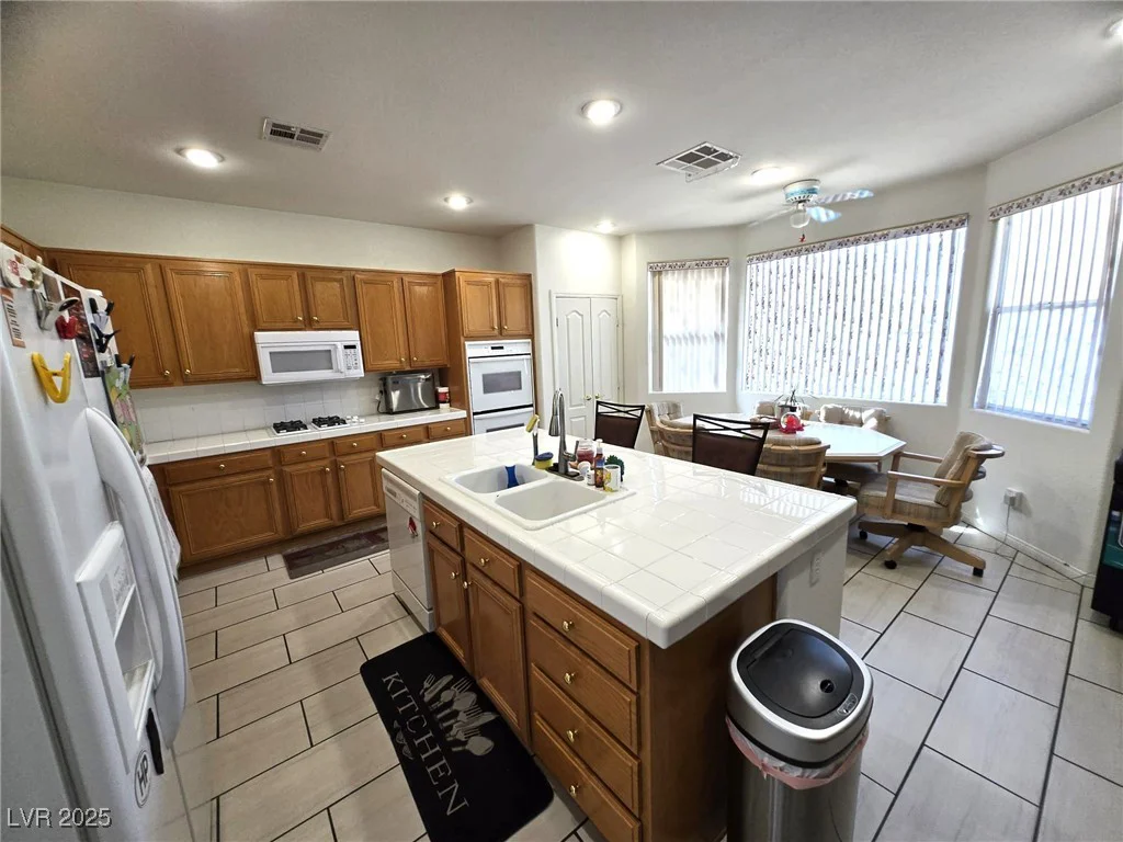 6351 Davidson, Las Vegas, NV 89110