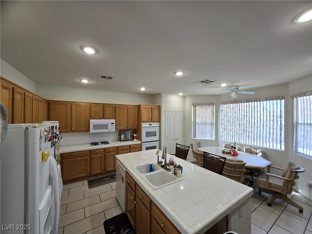 6351 Davidson, Las Vegas, NV 89110