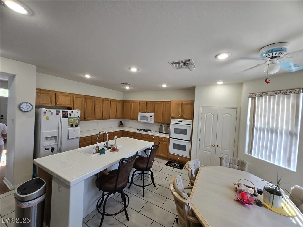 6351 Davidson, Las Vegas, NV 89110