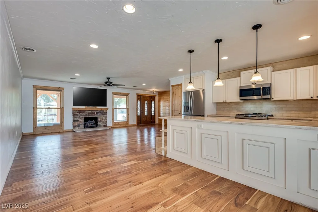 7950 Red Barn, Las Vegas, NV 89123