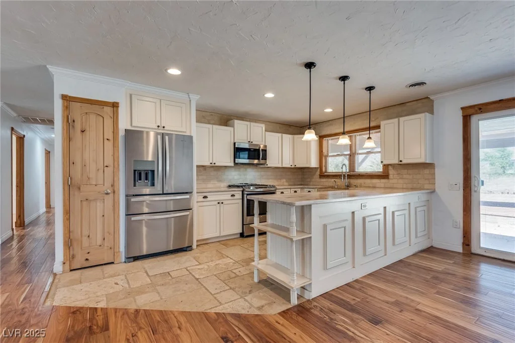 7950 Red Barn, Las Vegas, NV 89123