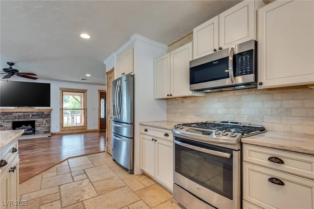 7950 Red Barn, Las Vegas, NV 89123
