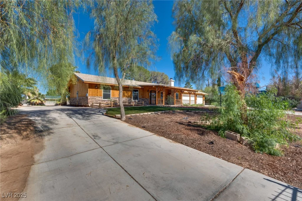 7950 Red Barn, Las Vegas, NV 89123